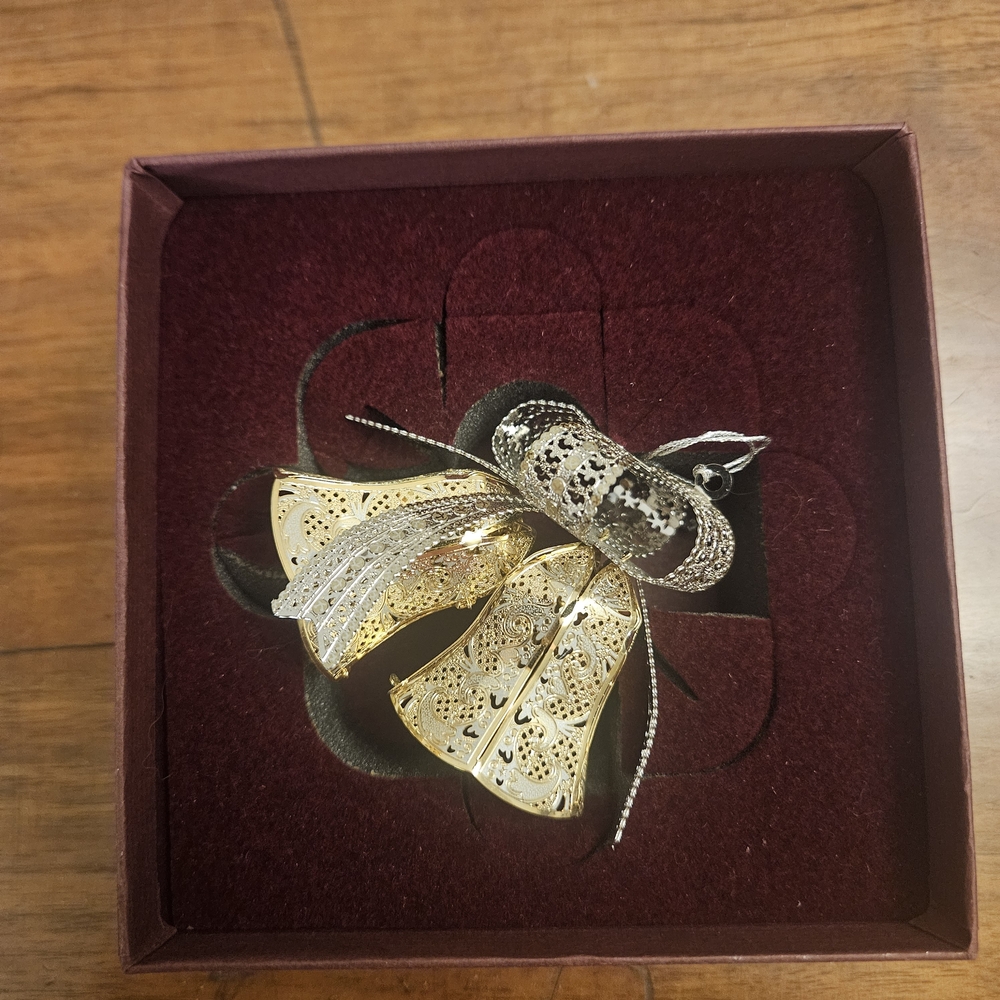 Baldwin Brass 24KT GOLD & Silver Tone FINISH 3-D Shimmering Bells Ornament - Picture 2 of 5